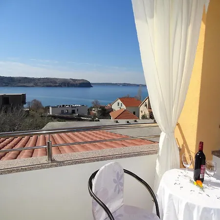 Appartamento Lovely 3 Bedroom Lemi Near *