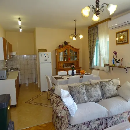 Appartamento Lovely 3 Bedroom Lemi Near *