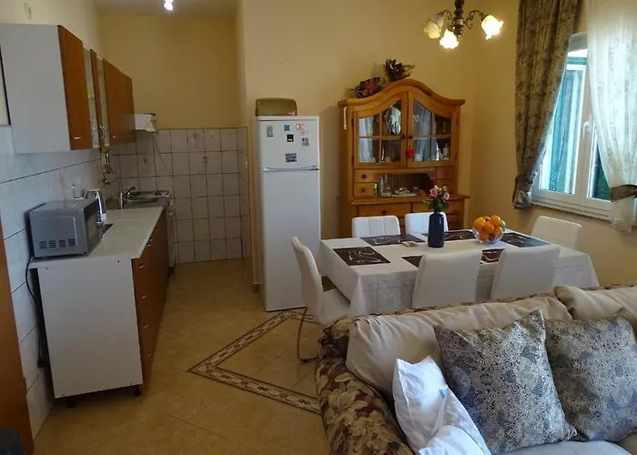 Lovely 3 Bedroom Lemi Near Διαμέρισμα *