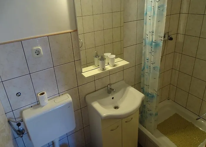Lovely 3 Bedroom Lemi Near Διαμέρισμα Rtina