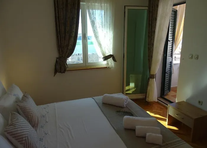 Apartmán Lovely 3 Bedroom Lemi Near *