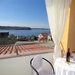 Appartement Lovely 3 Bedroom Lemi Near *