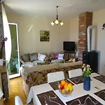 Lovely 3 Bedroom Lemi Near * Rtina