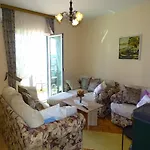 Lovely 3 Bedroom Lemi Near Rtina
