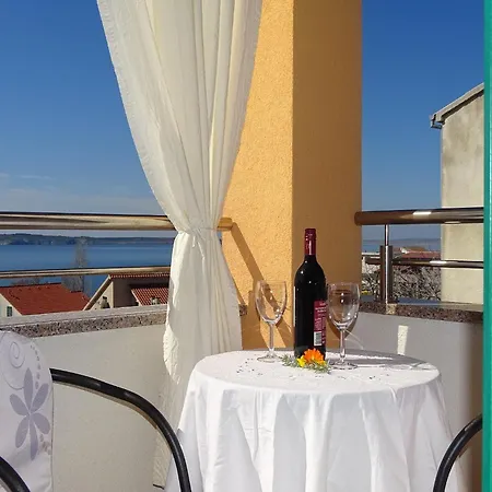 Lovely 3 Bedroom Lemi Near Apartment *