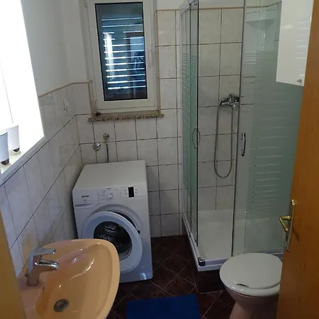 Lovely 3 Bedroom Lemi Near Apartment