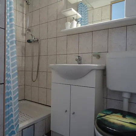 Lovely 3 Bedroom Lemi Near Apartment Rtina