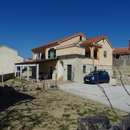 Lovely 3 Bedroom Lemi Near