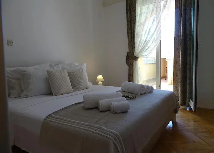 Lovely 3 Bedroom Lemi Near アパート ルティナ